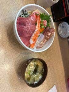 海鮮どんぶり処 心