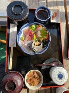 関あじ関さば館