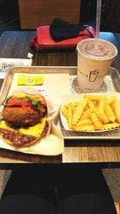 シェイクシャック 新宿サザンテラス店