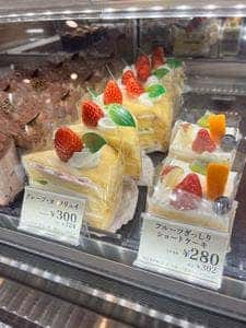 シャトレーゼ 横須賀山科台店