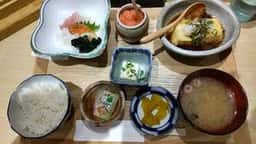 博多海鮮食堂 魚吉 ソラリアステージ店