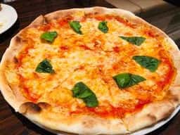本格ピザとナチュラルワインのお店 Da Mauro