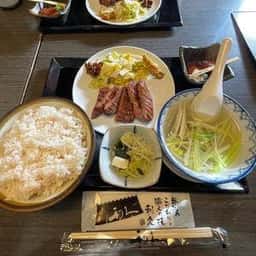 牛たん炭焼 利久 富沢店