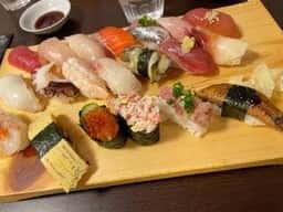 魚屋直営すし食堂 魚まる 前島店