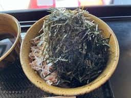 なぜ蕎麦にラー油を入れるのか。大塚店