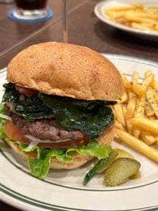 HAT Burger&Coffee Shop