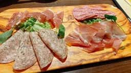 原価ビストロチーズ+ 四条烏丸店