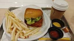 チャーリーズ フライドチキン&バーガー 広島アルパーク店