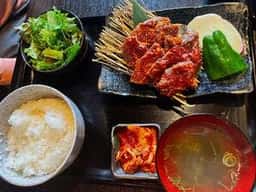 炭火焼肉 まる福