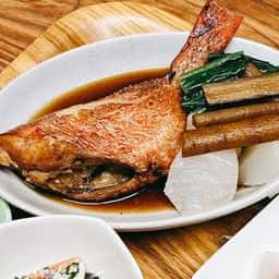 駅前市場食堂