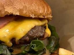 Buger Cafe minomino