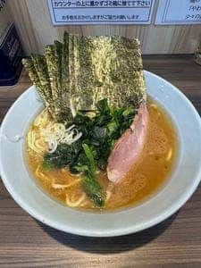 横浜家系ラーメン 侍 池尻店