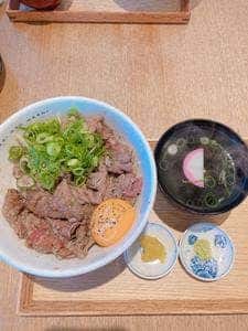 うなぎ牛めし さん助