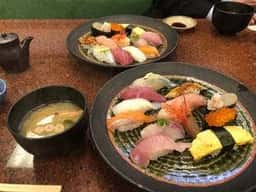 寿司本舗 たまや