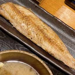 炭火焼干物定食 しんぱち食堂 田町店