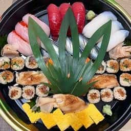 お持ち帰り鮨専門店 鮪と小肌と穴子とそれから