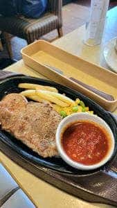 ガスト 橋本駅前店