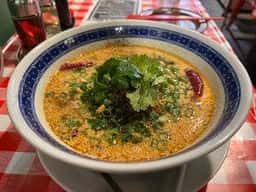 餃子荘 紅蜥蜴