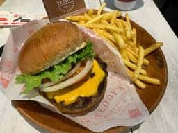 Teddy's Bigger Burgers 表参道