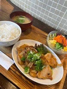 ぶいえいと