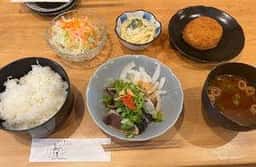 まるはち