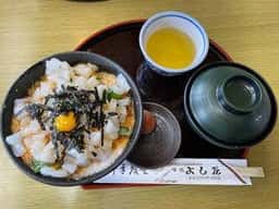 ドライブイン よしだ