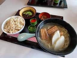 沖縄そば自慢 なんと屋
