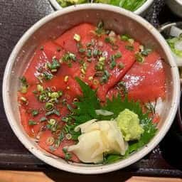 創作和食 堂間