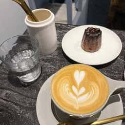 æ zero-waste cafe & bar
