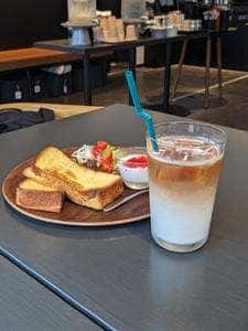 唐津カフェ&ダイニング カラエテーブル