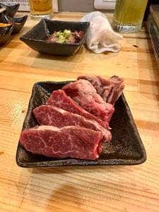 水晶板で焼く立ち食い焼肉 三坪