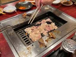 やまに
