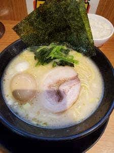 横浜家系ラーメン 晴天家 十日市場店