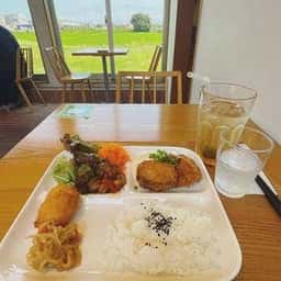 ナチュカフェ なないろ店