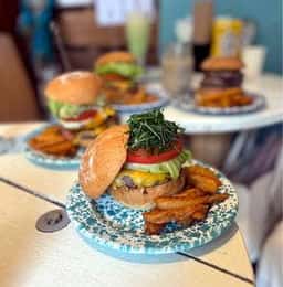 HIROMO BURGER