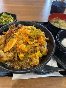 伝説のすた丼屋 川中島店