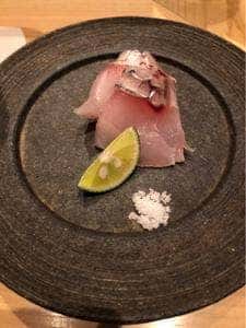 鮨 利崎