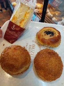イスズベーカリー 本店