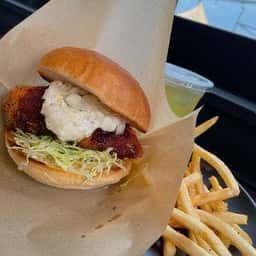 DOUG'S BURGER 池間島店