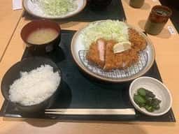 とんかつ伊勢 都庁店