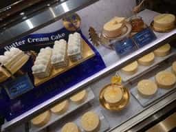発酵バターとはちみつの芳醇スイーツ専門店 BUTTER & bee
