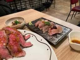肉とホル。