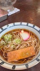 金山 かどや 上りホーム店