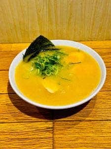 濃厚鶏塩白湯ラーメン ほったて小屋