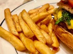 BURGERLION GOLDEN DINER