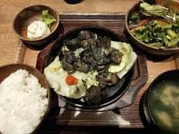 宮崎牛ステーキと宮崎地鶏 肉バル食堂 みやざき晴マチ 中央通 一番街店