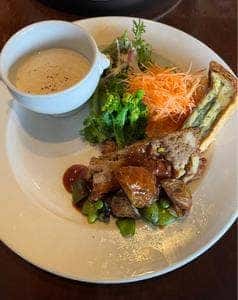 CAFE ET CUISINE A TABLE