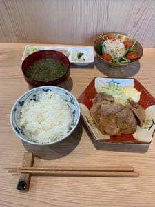 西新宿 浜焼き処 赤獅子