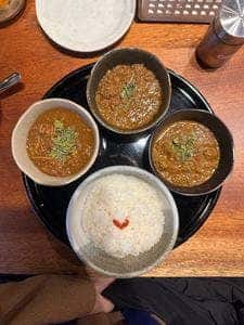 麻布十番 薬膳カレー 新海 本店