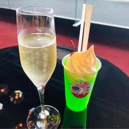 Paradise Lounge